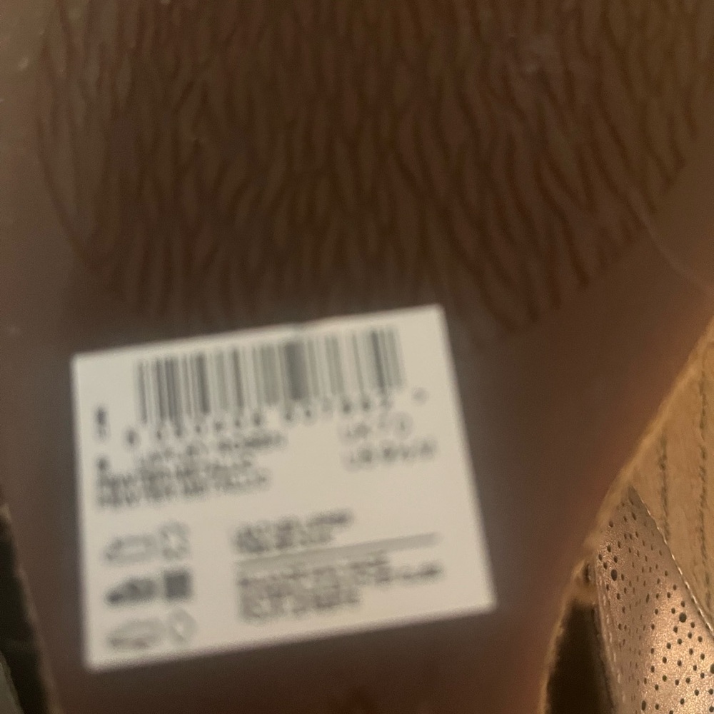 Clarks metallic Wedge Sandals with Perforated Design- size 9 1/2 NWT 🌸 - Picture 7 of 9